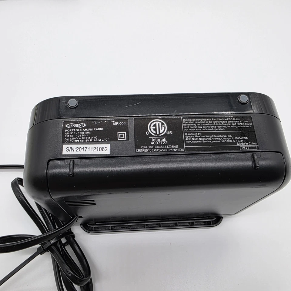 Jensen MR-550 AM/FM Portable Radio – Vintage-Inspired Compact Radio Black - Image 3 of 4