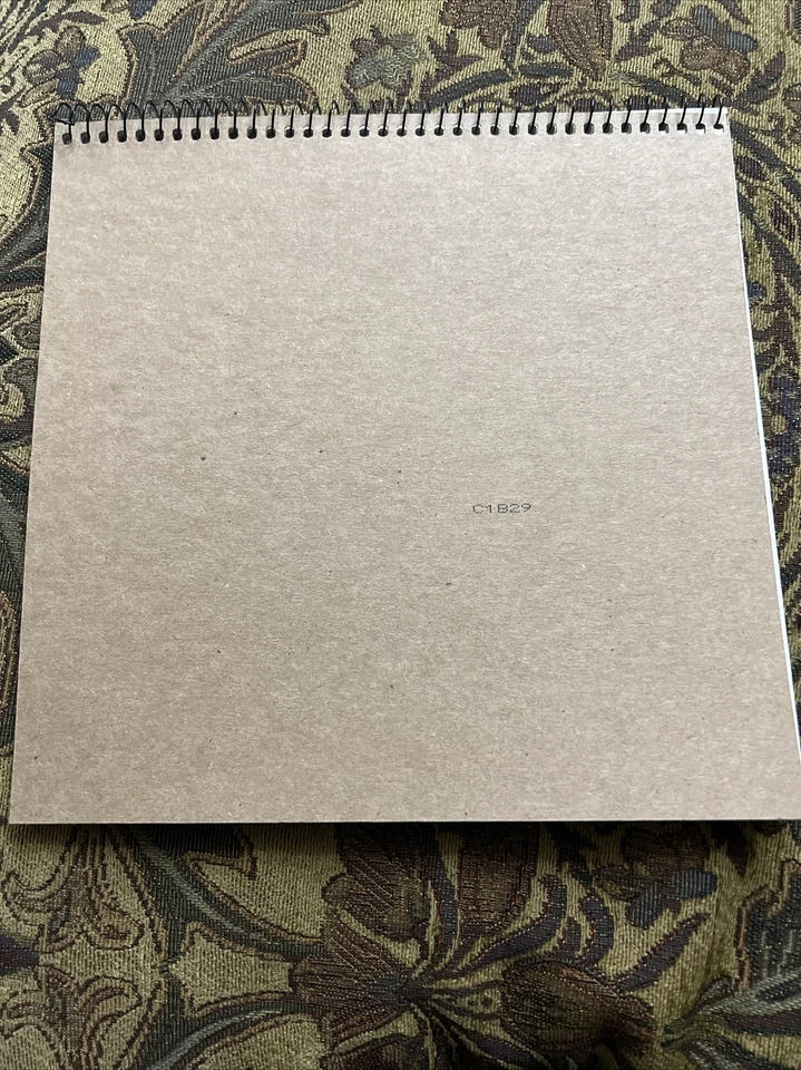 Crayola Sketchbook 9" X 9"(22cm×22cm) 40 Sketchbook Pages 99-3404-0-955  99-3404 - Image 2 of 3