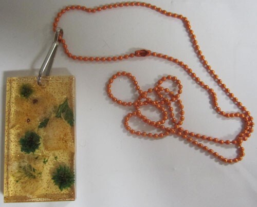 Resin Flower Necklace - Picture 2 of 2