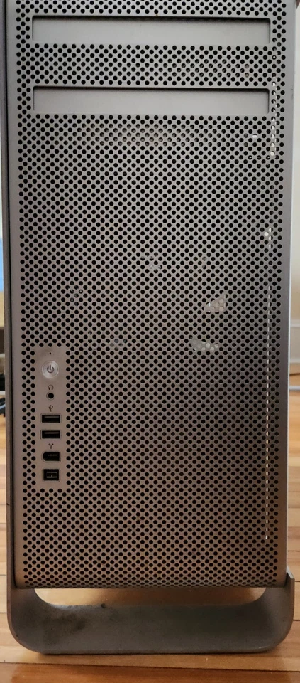 Apple Mac Pro A1188 w/ AC Cord Intel Xeon Quad Core 250GB HDD NVIDIA GeForce7300 - Image 4 of 4