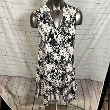 Nine West Size Large Black White V-Neck Sleeveless Summer Pleated Dress
