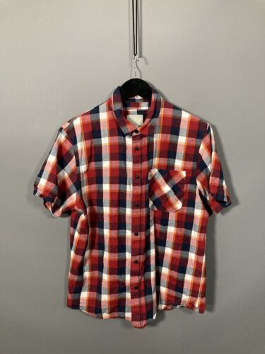 BENCH SHORT SLEEVE Shirt - Size Large - Check - Great Condition - Men’s