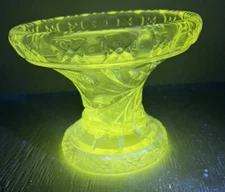 Vintage Manganese Pressed Glass 6.75” x 5 3/8” Punch Bowl Base