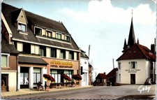 61 JUVIGNY SOUS ANDAINE - la place