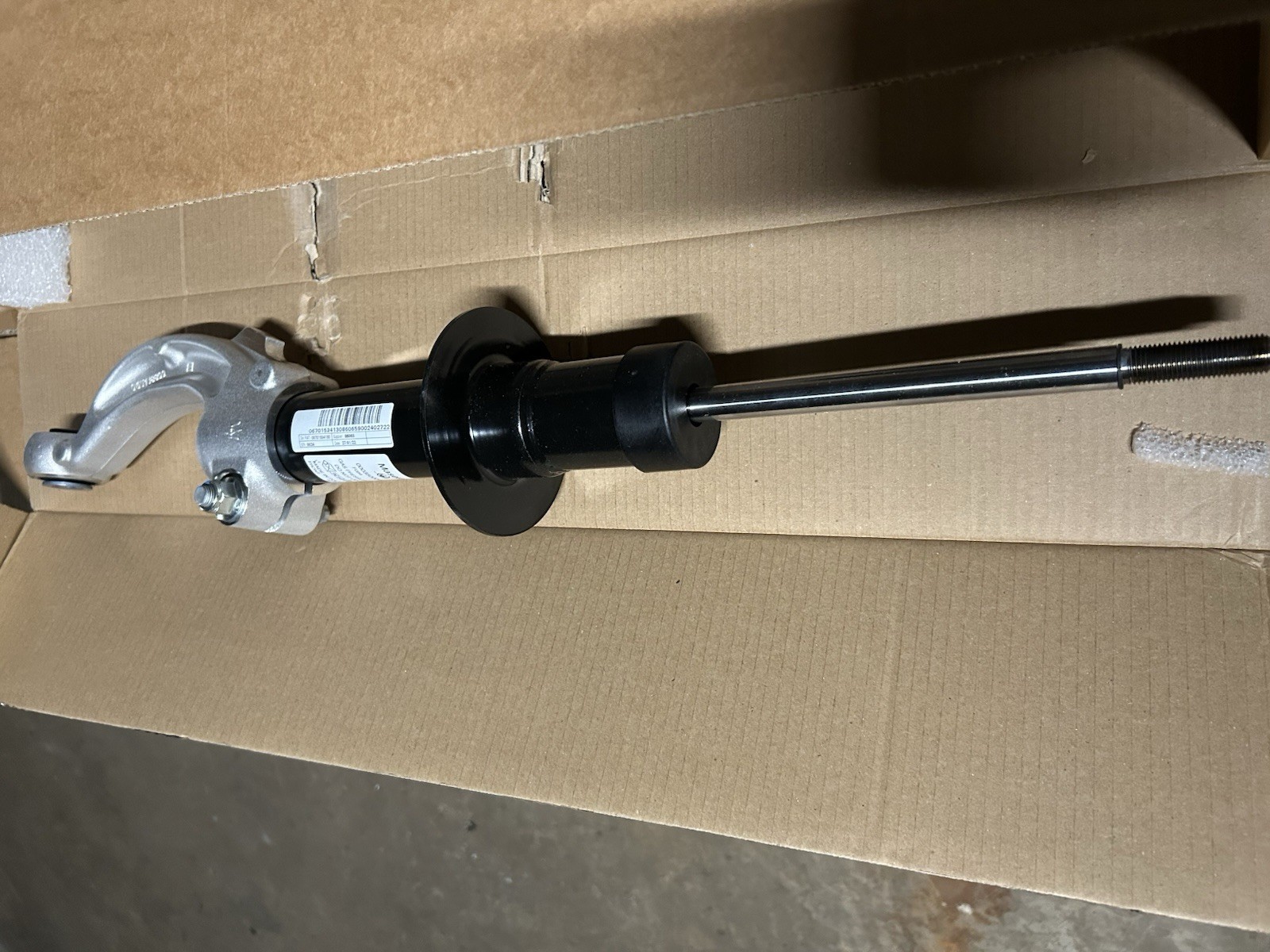 Set Of 2 Genuine Maserati Front Shock Absorbers 670153413