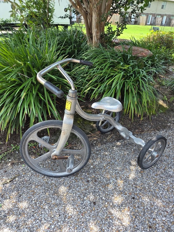 Convert-O Adjustable Kids Tricycle 3-Wheel Ride-On, Gray Metal