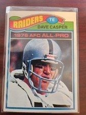1977 Topps Football Dave Casper Rookie (Card #380). rookie card picture