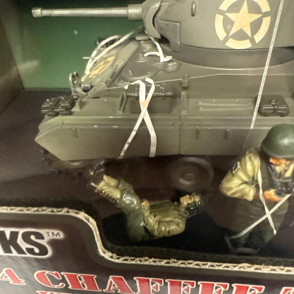 Ultimate Soldier/Motorworks 1:32 M-24 Chaffee Tank W/2 Crewmen - Image 3 of 4
