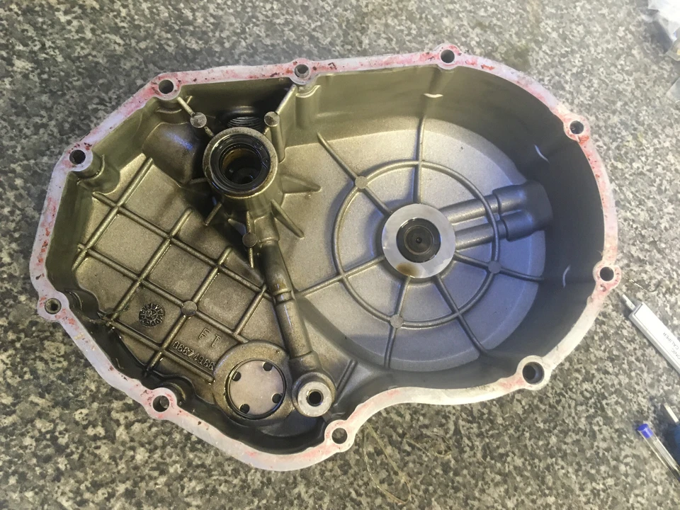 Ducati 750SS cabina 91-98 clatch cubierta con cilindro esclavo montado Foto 4 de 4