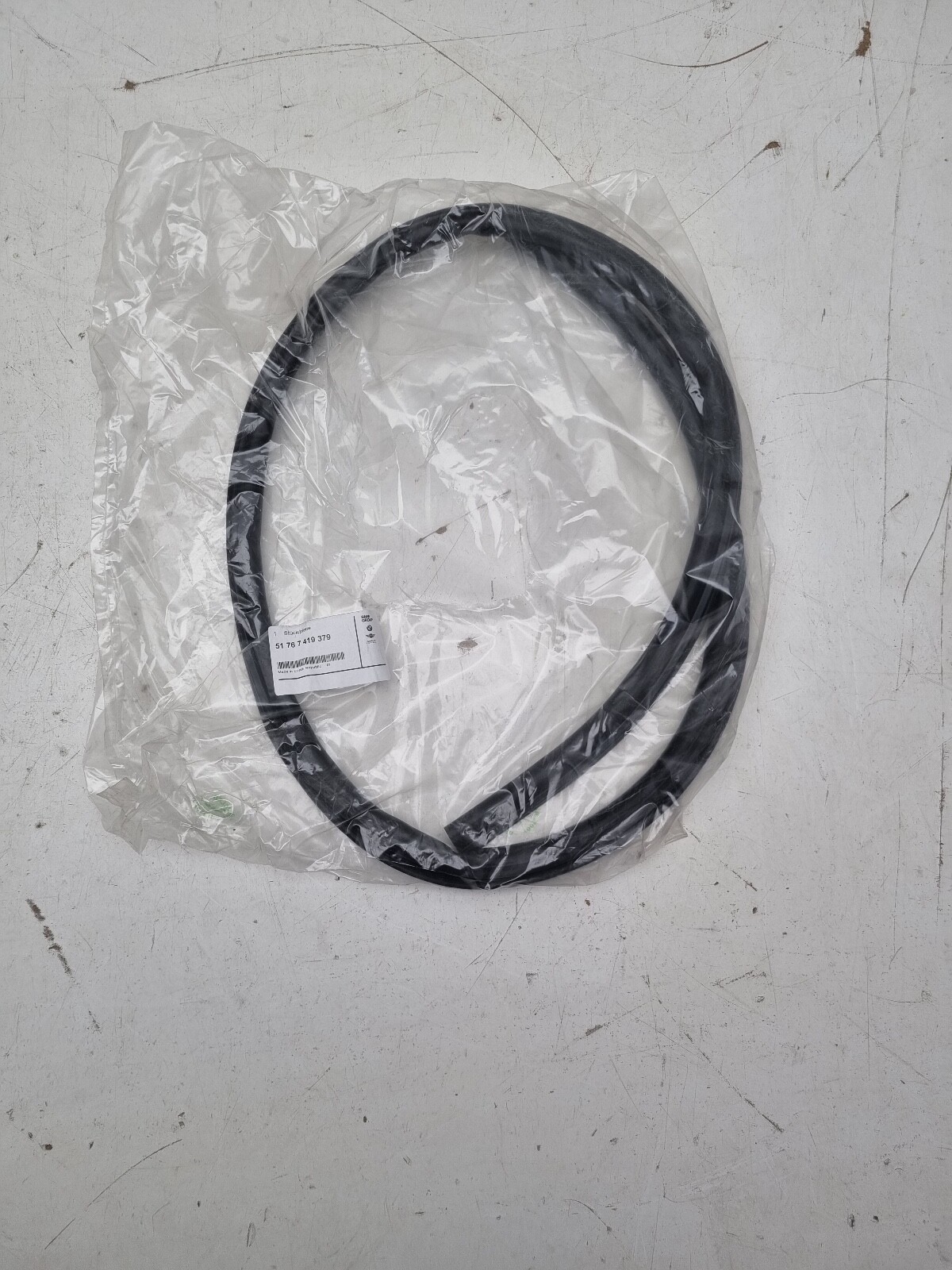 Original BMW 51767419379 - Dichtung Frontklappe vorne online 