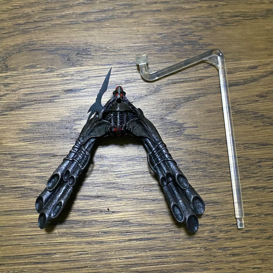 1/6 HOT TOYS : FIGURE MMS137 AVP PREDATORS FALCONER PREDATOR : ACCESSORIES - Image 2 of 3