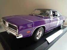 Maisto 1/18 1969 Dodge Charger R/T Viola Minicar