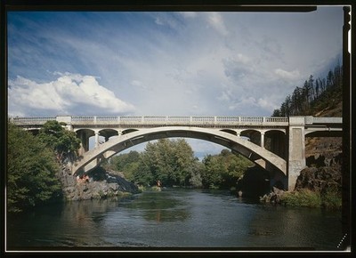 Rock Point Arch Bridge, Spanning Rogue River & Old Pacific Highway, Route