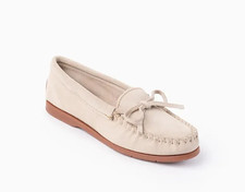 Minnetonka Tie Slip-On Suede Hardsole Moccasin Loafers Stone Beige US 6.5 NIB