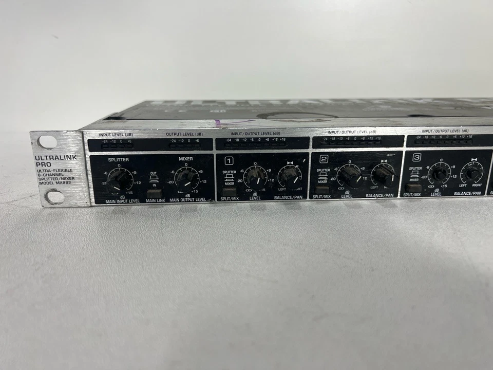 BEHRINGER MX882 (P03041668) Foto 2 de 4