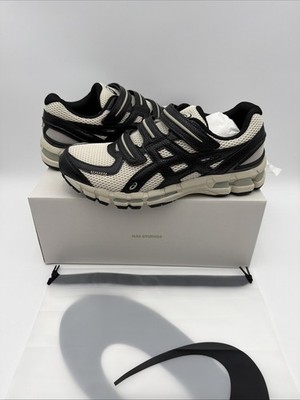 ASICS Gel-Kayano 20 Bone 1203A499-250 Size 9M/W10.5. New In Box With Dust Bag