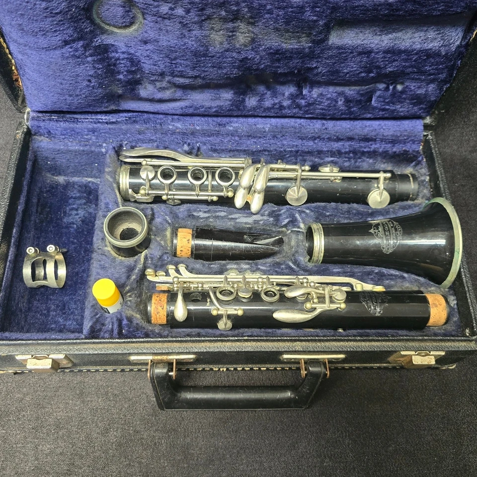 Clarinete Colegial Holton Instrumento Musical De Colección con Estuche Rígido Foto 2 de 4