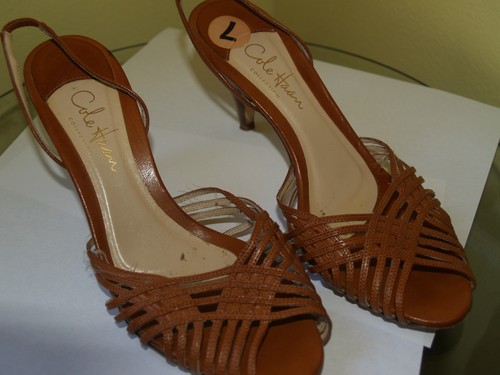 Women's Authentic Cole Haan Leather woven slingback heels wood heel Italy used - Picture 3 of 6