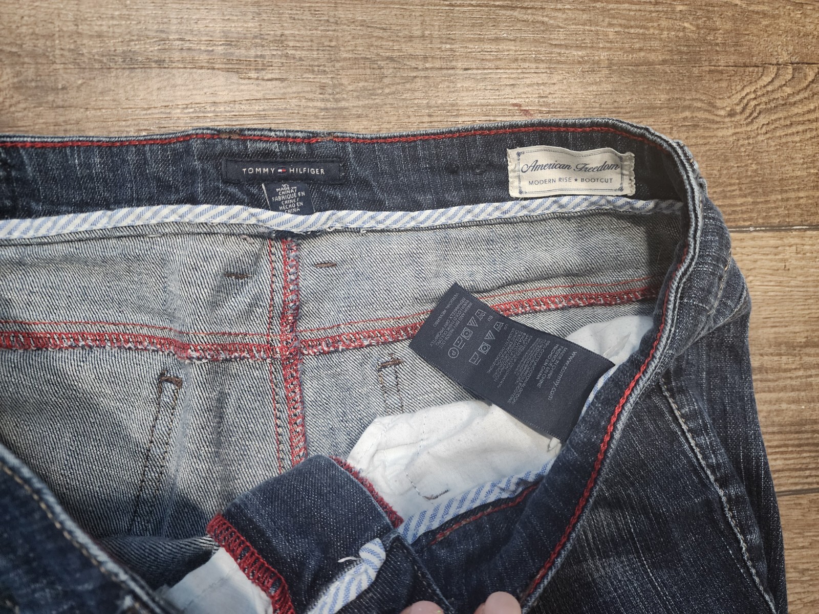 Tommy Hilfiger Women's American Freedom Modern Rise Bootcut Blue Jeans Size 10 thumbnail 4