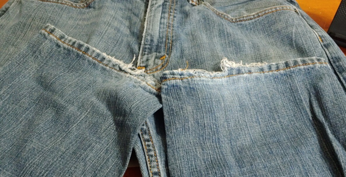 Levi's 505 Strauss &Co Jeans Mens measured 34x31 Denim Washed Blue Zipup Logo