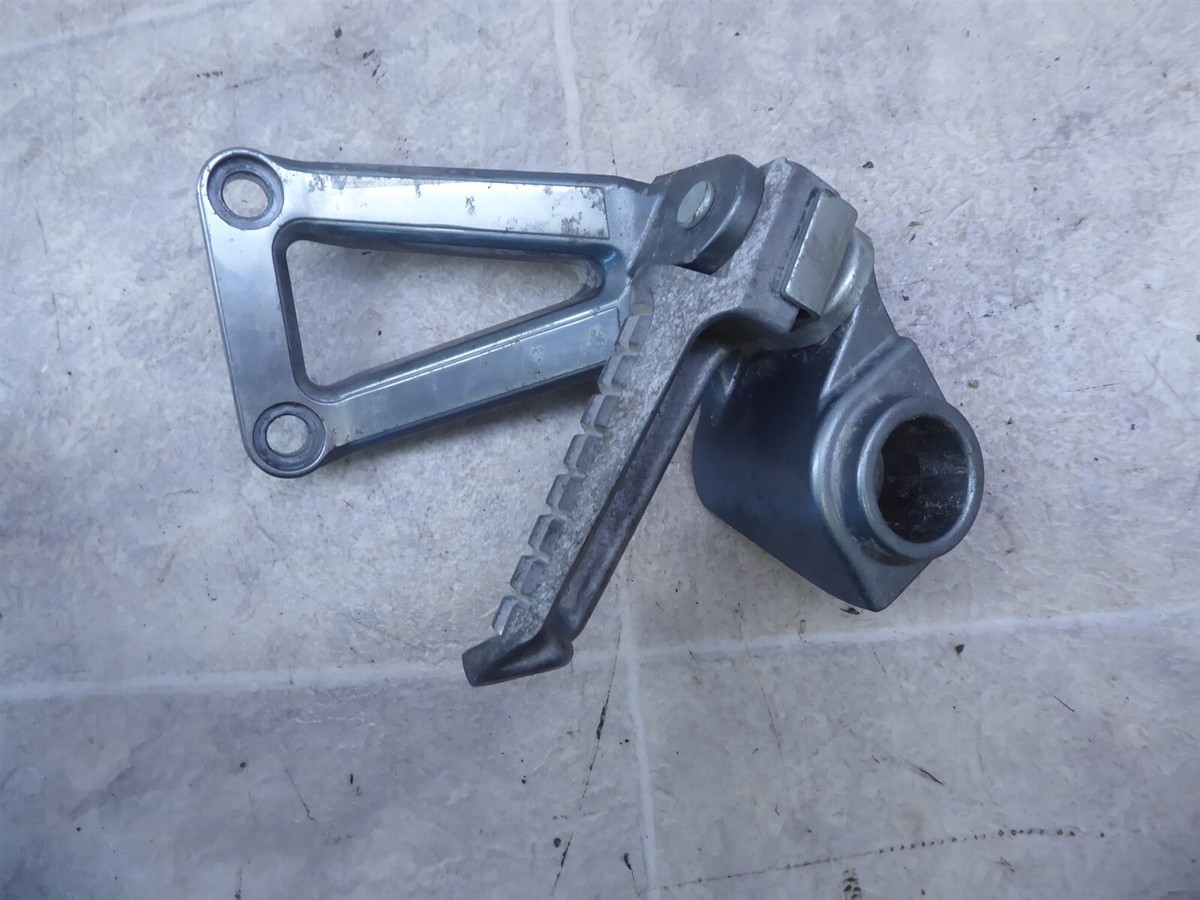 1996 Kawasaki ZX600 ZX6R Ninja K765-1) left and right rear foot