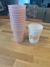 Tazas de plástico para ducha nupcial o despedida de soltera equipo novia y novia 14 piezas