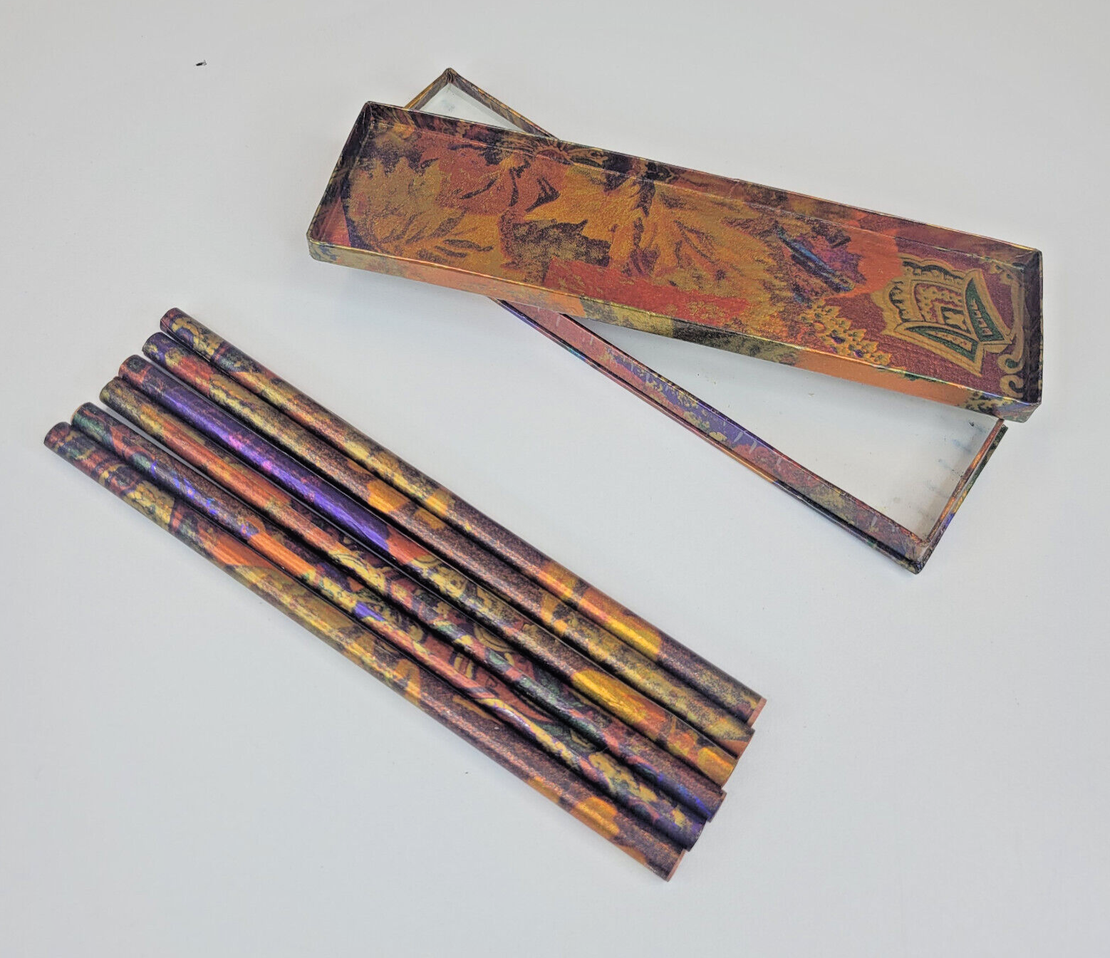 Sienna Pencils No 07640 - 6 ea. Lead Pencils - NIB - Beautiful Foil Motif Box-image