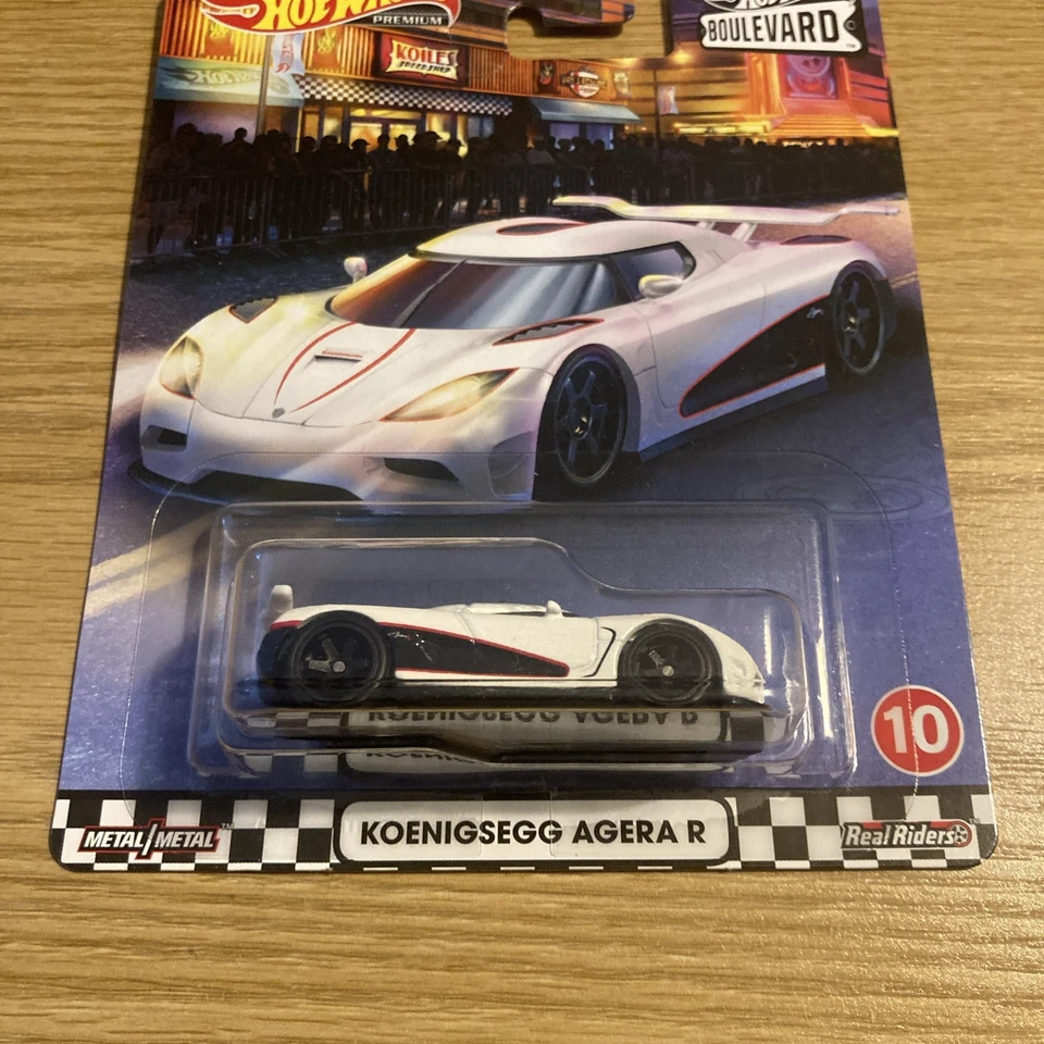 HOT WHEELS 2020 PREMIUM BOULEVARD #10 WHITE KOENIGSEGG AGERA R - Image 2 of 4