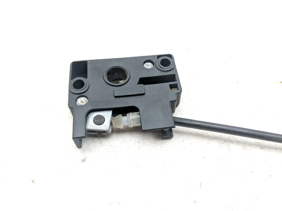 Pestillo de asiento BMW G310 R 18 con cable Foto 2 de 4