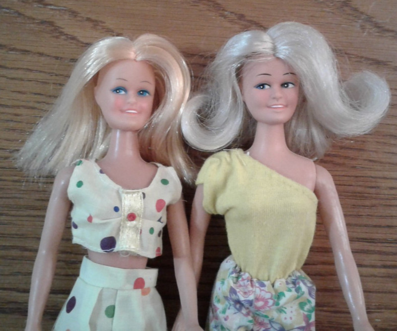 Lot of 2 Vintage Blonde Shillman Dolls Barbie Clone 1980s Hong Kong with Clothes