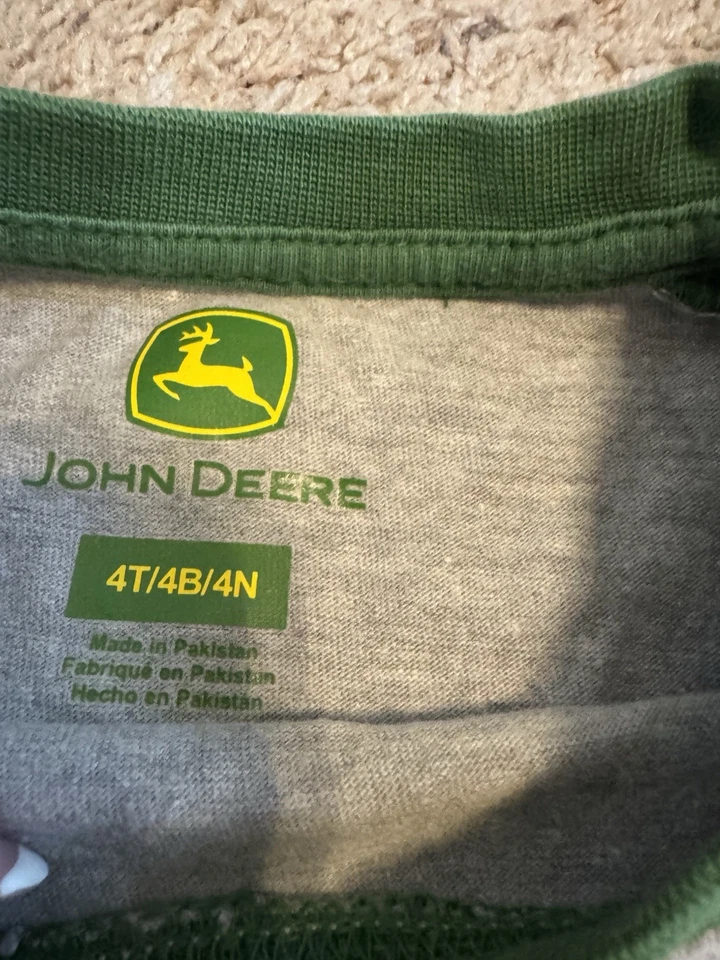 男孩款尺寸 4T/4B/4N 约翰迪尔短袖 T 恤 — 第 3/3 张图片