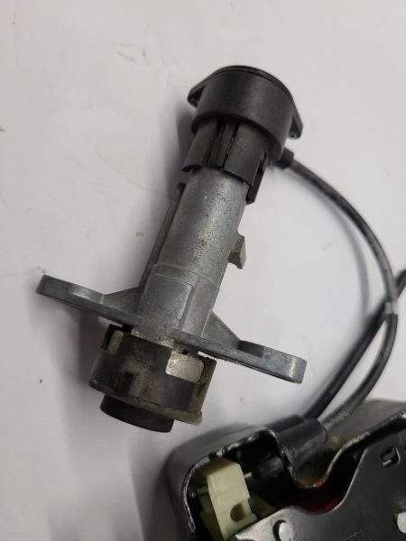 2006 FORD MUSTANG TRUNK LID LOCK ACTUATOR - Image 3 of 4