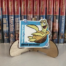 Walt Disney World Crush Turtle Passholder Magnet Annual Pass 2025 Exclusive Nemo