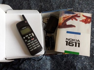 Nokia 1611 telefono cellulare vintage caricatore scatola batteria