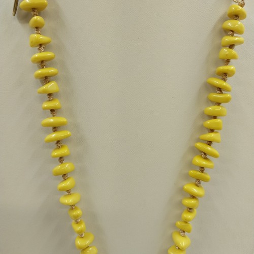 Plunder Alexandra Necklace Gold Tone Chain w Pale Yellow Beads & White Pendant - Picture 4 of 6