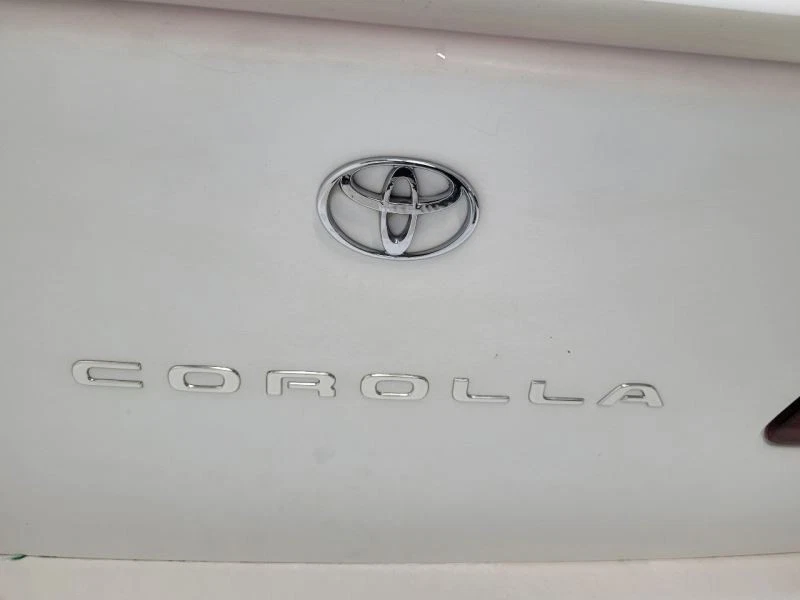 2001 2002 TOYOTA COROLLA Trunk Hatch Tailgate White Foto 3 de 4