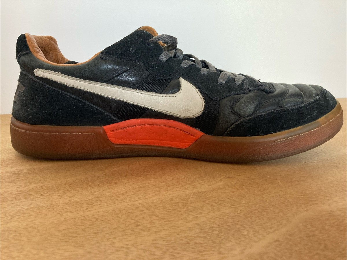 VINTAGE NIKE TIEMPO PREMIER 94 BLACK LEATHER SOCCER TURF SNEAKERS