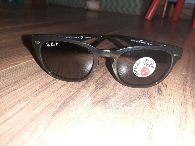 Ray-Ban Retro Classic Polarized Wayfarer Sunglasses (RB4140 601/58 49 