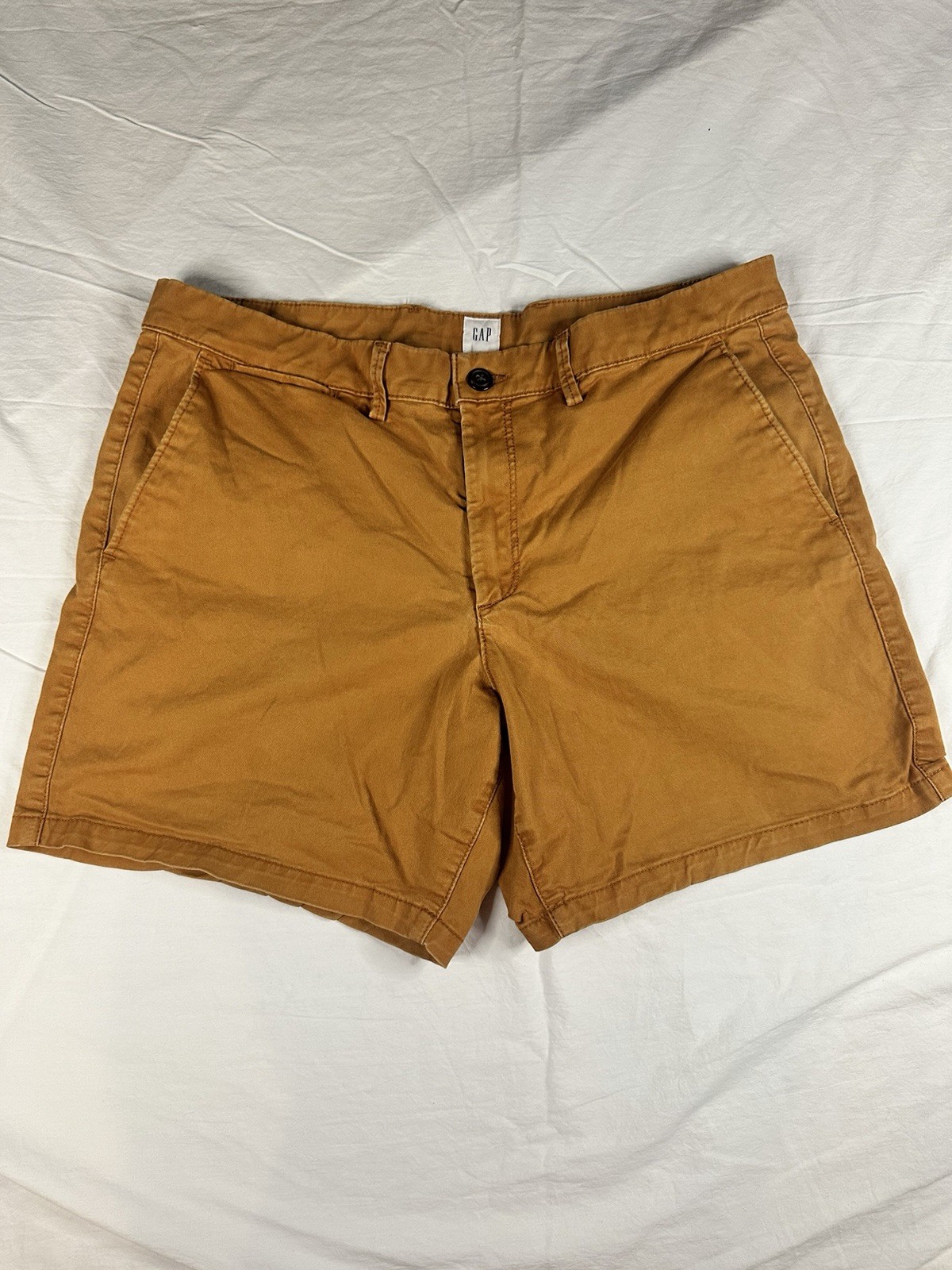 🧡✨ GAP Essential Khaki 7” Shorts Size 34 ✨🧡