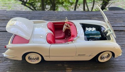 Mira 1953 Chevy Corvette White Red Interior Low Miles 1:24 Scale