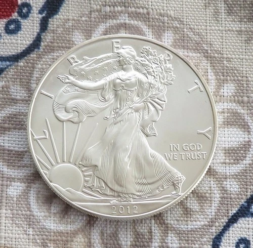 2012 - AMERICAN EAGLE - One Dollar - .999 1oz Fine Silver