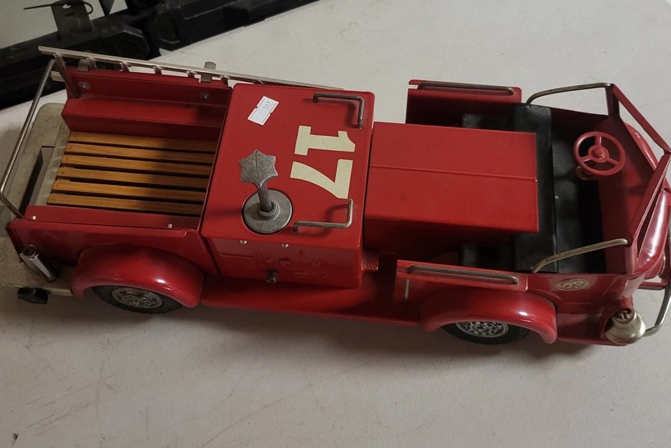 Винтаж 1950-е Модель Игрушек Doepke Модель Rossmoyne Alfco Бампер Пожарная машина ИЗЯЩНЫЙ* - Изображение 3 из 4