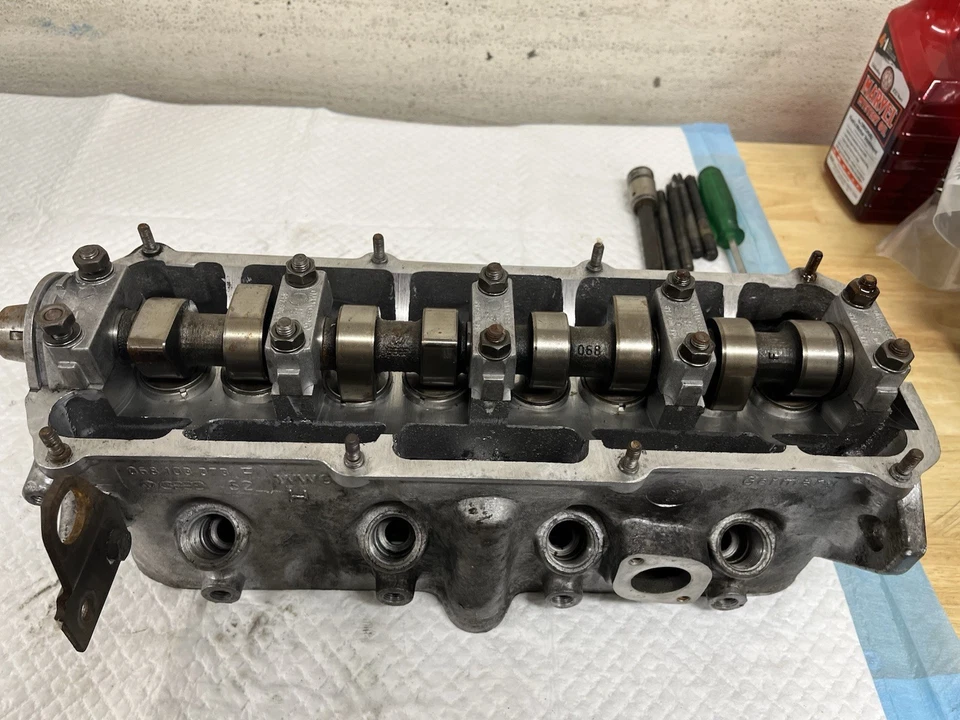 1983 年大众 1.6 非涡轮柴油气缸盖,机器车间工作 — 第 4/4 张图片