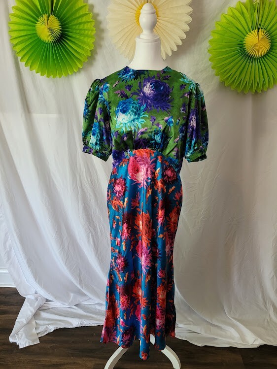 hope and ivy green floral dress Hope & Ivy Briony Wrap Dress Green and Blue main image 1