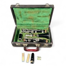 Vintage King Tempo Clarinet with Hard Case  Extra Pieces