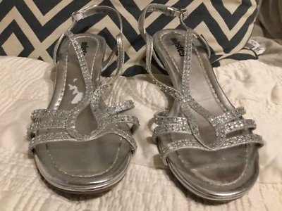 Women s 7M Unlisted Silver Glitter Rhinestone Strappy Sandals KIND AS EVER