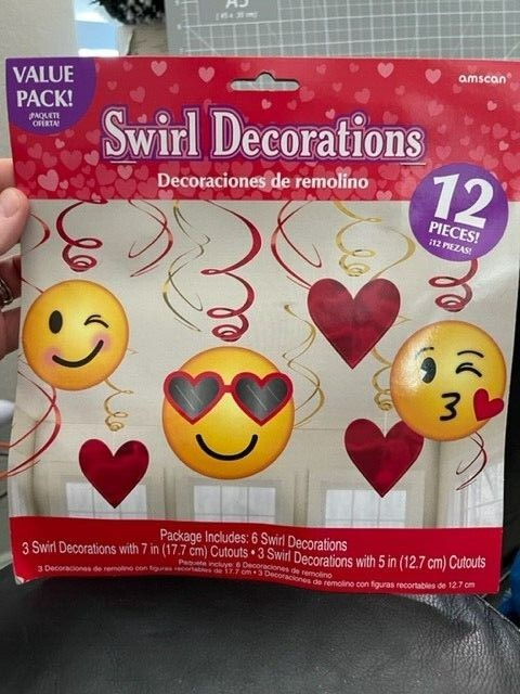 Emoji Valentines Day 12 Ct Hanging Swirls Decorations Value