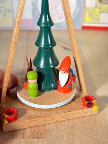 Rudolphs Schatzkiste Miniature Pyramid, Spinning Tree w Santa Claus, German 5.5" - Picture 3 of 9
