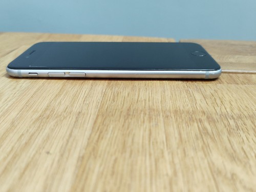 Apple iPhone 6 (A1586) 16GB - Space Grey *USED - UNLOCKED - LCD MARK* - Afbeelding 10 van 17