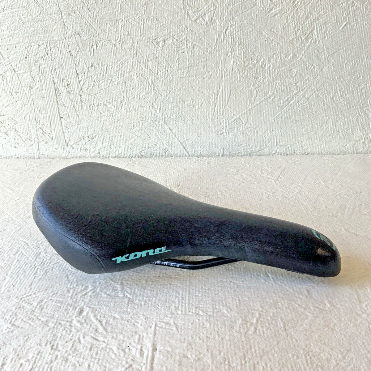 Selle De Vélo De Course Kona - Noire, Cuir, 260x140mm - Occasion